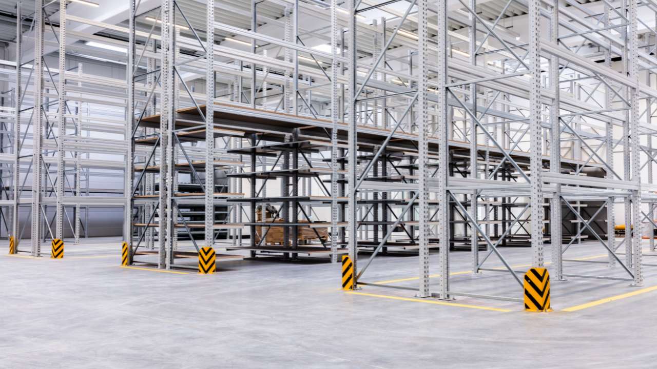Almacenamiento Vertical: Impacto de Racks Industriales